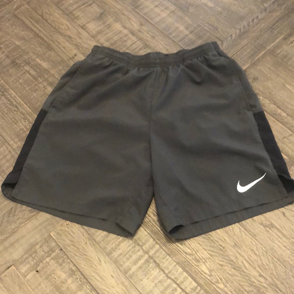 Nike men’s dri-fit lined athletic shorts